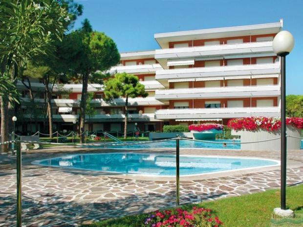 Residence La Meridiana Lignano Sabbiadoro Exteriör bild