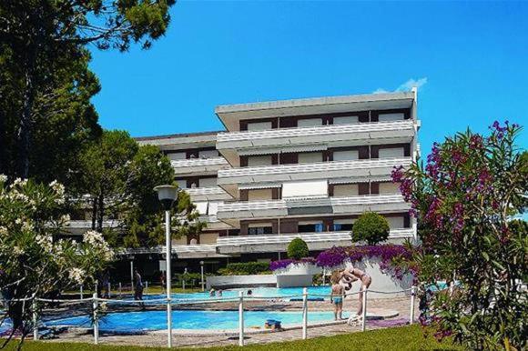 Residence La Meridiana Lignano Sabbiadoro Exteriör bild