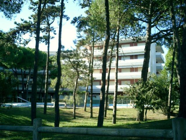 Residence La Meridiana Lignano Sabbiadoro Exteriör bild