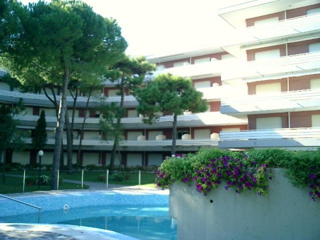 Residence La Meridiana Lignano Sabbiadoro Exteriör bild